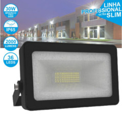 FOCO LED 30W 230V BRANCO FRIO 2000LM IP65 SLIM PRETO
